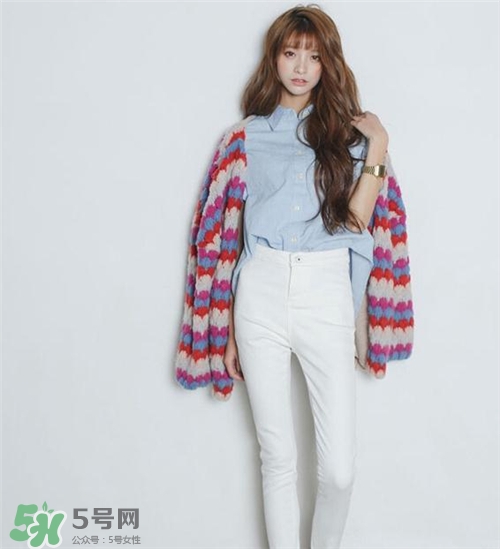 白色褲子配什么顏色上衣？白色褲子搭配什么上衣好看？