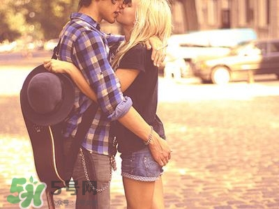 精子是什么味道？吞精會得艾滋嗎