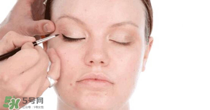 不脫妝眼線怎么畫 不脫妝眼線畫法 不脫妝眼線怎么畫 不脫妝眼線畫法