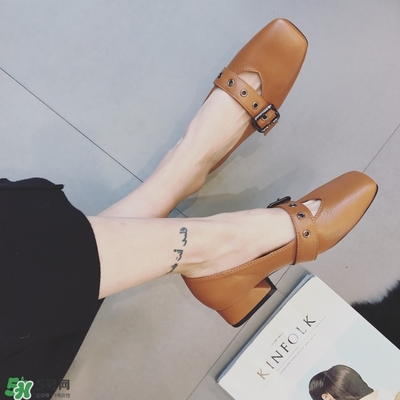 羊蹄鞋圖片 羊蹄鞋的穿法 羊蹄鞋圖片 羊蹄鞋的穿法