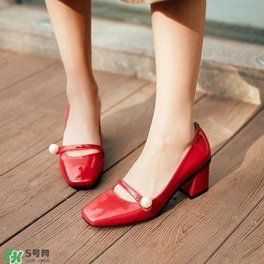 羊蹄鞋圖片 羊蹄鞋的穿法 羊蹄鞋圖片 羊蹄鞋的穿法