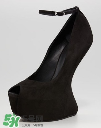 羊蹄鞋圖片 羊蹄鞋的穿法 羊蹄鞋圖片 羊蹄鞋的穿法