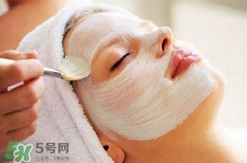 面粉做面膜會(huì)堵塞毛孔嗎？面粉怎么做面膜不會(huì)堵塞毛孔