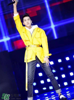 off white黃腰帶怎么系？off white腰帶怎么綁？