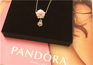 潘多拉2017新品桃花項鏈多少錢？pandora新品桃花項鏈專柜價格
