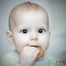 寶寶視覺(jué)訓(xùn)練游戲 寶寶視覺(jué)訓(xùn)練方法 寶寶視覺(jué)訓(xùn)練游戲 寶寶視覺(jué)訓(xùn)練方法