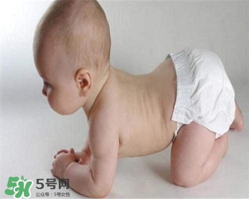 不會爬的寶寶不聰明嗎 寶寶不會爬是笨的表現(xiàn)嗎 不會爬的寶寶不聰明嗎 寶寶不會爬是笨的表現(xiàn)嗎