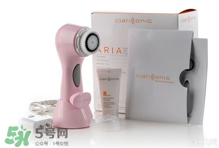 Clarisonic洗臉?biāo)⒃趺闯潆?Clarisonic洗臉?biāo)⒊潆姺椒? alt=