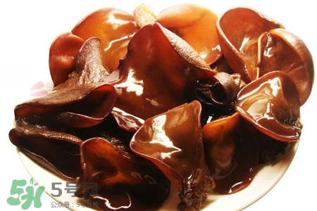 哺乳期能吃黑木耳嗎？哺乳期吃木耳會(huì)回奶嗎？