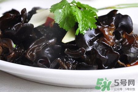 黑木耳可以隔夜吃嗎？黑木耳能過(guò)夜吃嗎？