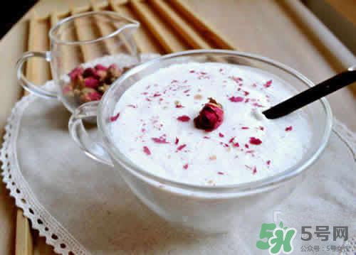 玫瑰水可以做面膜嗎？玫瑰水怎么做面膜？