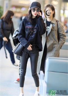 miumiu水桶包怎么搭配？miumiu水桶包怎么搭配好看？