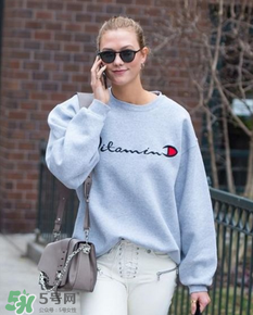 范思哲鏈條包正品多少錢？versace鏈條包專柜價格