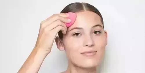 美妝蛋可以上隔離嗎？美妝蛋可以涂隔離霜嗎？