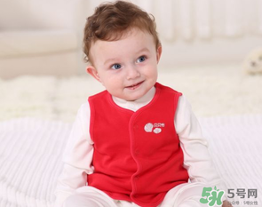 寶寶四月份穿什么衣服？四月份怎么給寶寶穿衣服？