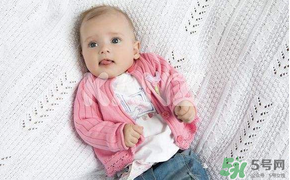 寶寶四月份穿什么衣服？四月份怎么給寶寶穿衣服？