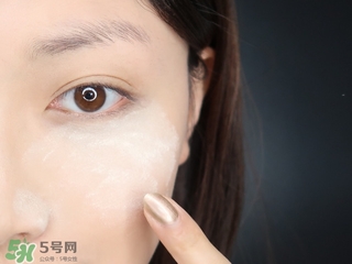 混油皮用什么粉底液 不同膚質(zhì)用什么粉底液 混油皮用什么粉底液 不同膚質(zhì)用什么粉底液