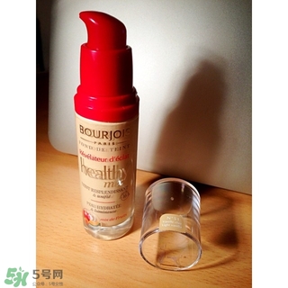 混油皮用什么粉底液 不同膚質(zhì)用什么粉底液 混油皮用什么粉底液 不同膚質(zhì)用什么粉底液