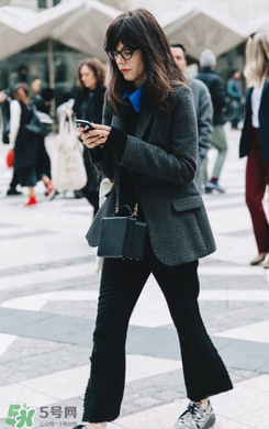 為什么今年流行趙四的西裝？趙四的西裝是什么樣的？