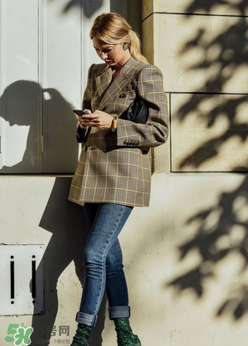 為什么今年流行趙四的西裝？趙四的西裝是什么樣的？