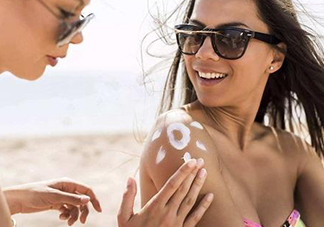 防曬霜和粉底液哪個(gè)好？防曬霜和粉底液的區(qū)別