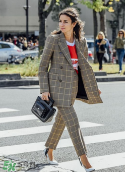 今年流行趙四的西裝怎么搭配？趙四的西裝怎么搭配好看？