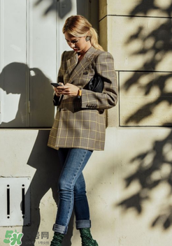 今年流行趙四的西裝怎么搭配？趙四的西裝怎么搭配好看？