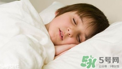 頭上長包是怎么回事？頭上長包是什么原因