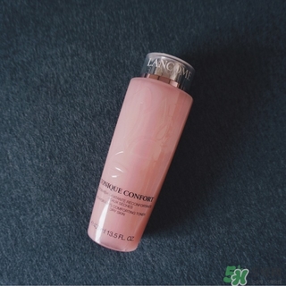 蘭蔻柔膚水藍(lán)瓶和粉瓶哪個(gè)好 蘭蔻柔膚水藍(lán)瓶和粉瓶哪個(gè)好