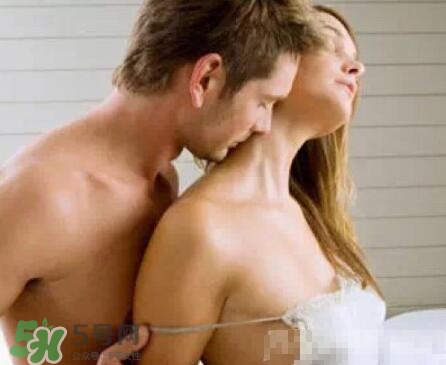 夫妻兩地分居怎么解決生理需求？夫妻兩地分居該如何相處？