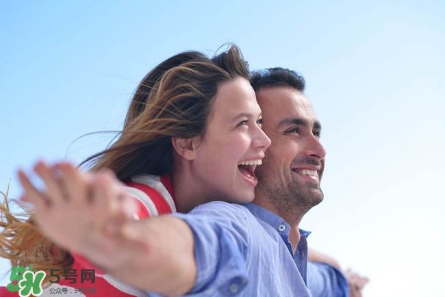 戀愛期間哪些玩笑不能開？戀愛期間要會(huì)說這幾句美妙的情話