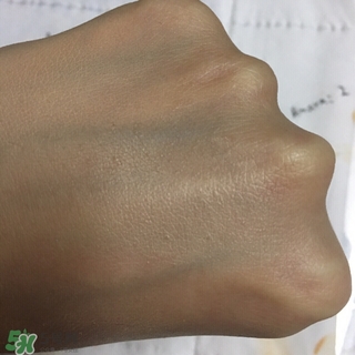 混油敏感肌用什么粉底液？敏感混油皮用的粉底液