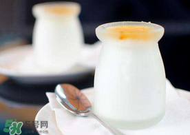 吃蝦爬子能喝酸奶嗎？蝦爬子和酸奶能一起吃嗎？