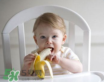 如何判斷新生兒已經吃飽？新生兒吃飽了有什么表現？