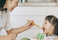 奶酪酸奶能給寶寶補(bǔ)鈣嗎？如何為寶寶選擇奶制品補(bǔ)鈣？