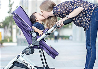 嬰兒車什么樣的好？嬰兒車的種類介紹