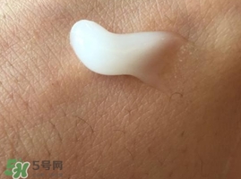 妮維雅小白瓶怎么樣?nivea妮維雅小白瓶好用嗎? 妮維雅小白瓶怎么樣?nivea妮維雅小白瓶好用嗎?