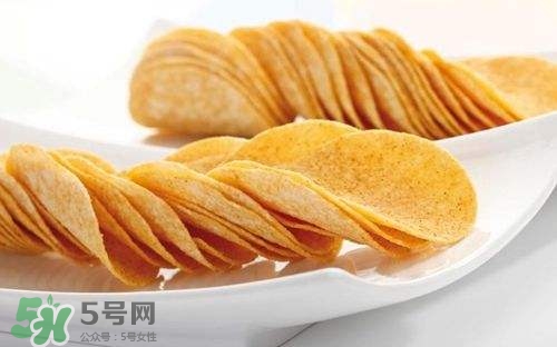 日本爆發(fā)薯片荒 一袋賣184元 拒不進口美國土豆 日本爆發(fā)薯片荒 一袋賣184元 拒不進口美國土豆