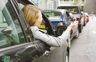 把自己關在冰柜聞汽油 直到遺體腐爛才被發(fā)現(xiàn) 把自己關在冰柜聞汽油 直到遺體腐爛才被發(fā)現(xiàn)