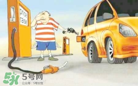 把自己關在冰柜聞汽油 直到遺體腐爛才被發(fā)現(xiàn) 把自己關在冰柜聞汽油 直到遺體腐爛才被發(fā)現(xiàn)