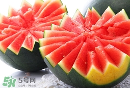 晚上睡前吃西瓜會(huì)胖嗎？晚上吃西瓜會(huì)長(zhǎng)胖嗎