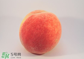 ?桃子發(fā)霉了還可以吃嗎？吃了發(fā)霉的桃子怎么辦？