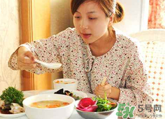 夏天做月子穿什么鞋？夏天做月子如何選擇鞋子？