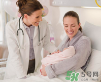 夏天坐月子可以天天洗澡嗎？夏季坐月子能洗澡嗎？