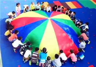 餃子在幼兒園玩的游戲叫什么？彩虹傘的捕魚游戲怎么玩？