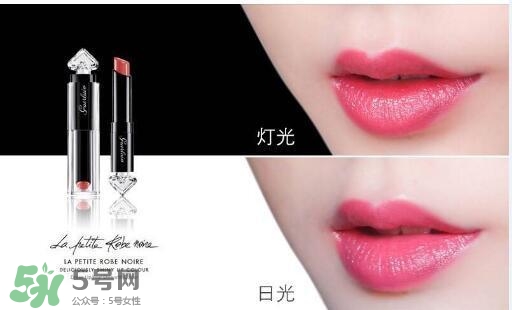 嬌蘭小黑裙甜漾唇膏061試色 嬌蘭小黑裙唇膏061試色圖 嬌蘭小黑裙甜漾唇膏061試色 嬌蘭小黑裙唇膏061試色圖