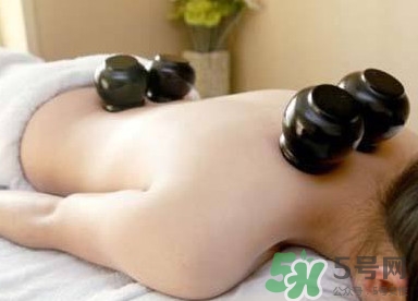 夏天刮痧好嗎？夏天拔罐好還是刮痧好？