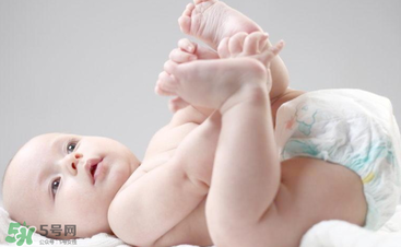 夏天寶寶可以穿開襠褲嗎？寶寶穿開襠褲有什么危害嗎？