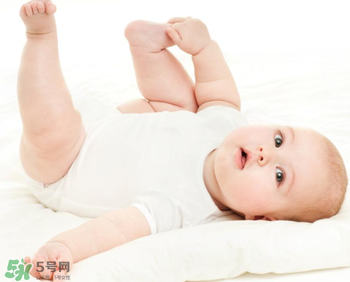 夏天寶寶可以穿開襠褲嗎？寶寶穿開襠褲有什么危害嗎？