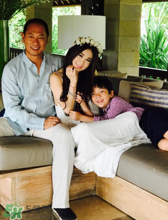 溫碧霞為什么不生孩子？溫碧霞老公是誰？